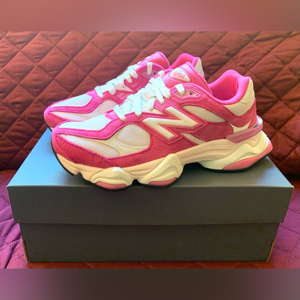 New Balance 9060 Fuchsia Pink U9060FP - Women’s Size 9 US - White Shoes NEW - Picture 9 of 12